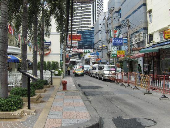 Dazzle Residence Bangkok Exteriör bild